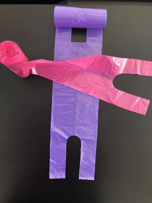 T-shirt het Winkelen Zakken op van het Broodjesbureau en Huis Gebruik, Roze en Purper, Lijstvuilnisbak